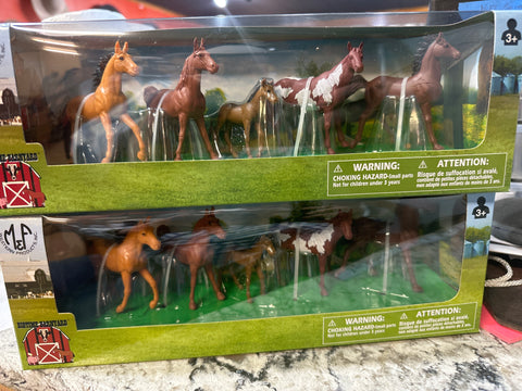 5 horse figure set